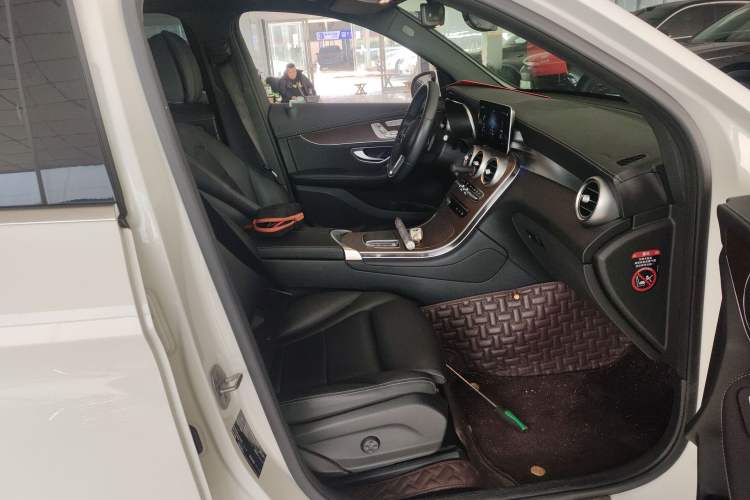 Used Mercedes-Benz GLC 2022 Facelifted GLC 300 L 4MATIC Luxury Edition
