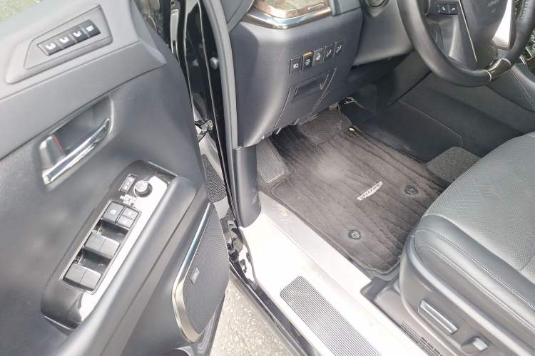 Used Toyota Vellfire 2021 Crown Dual-Engine 2.5L HV Prestige Edition Driver Seat