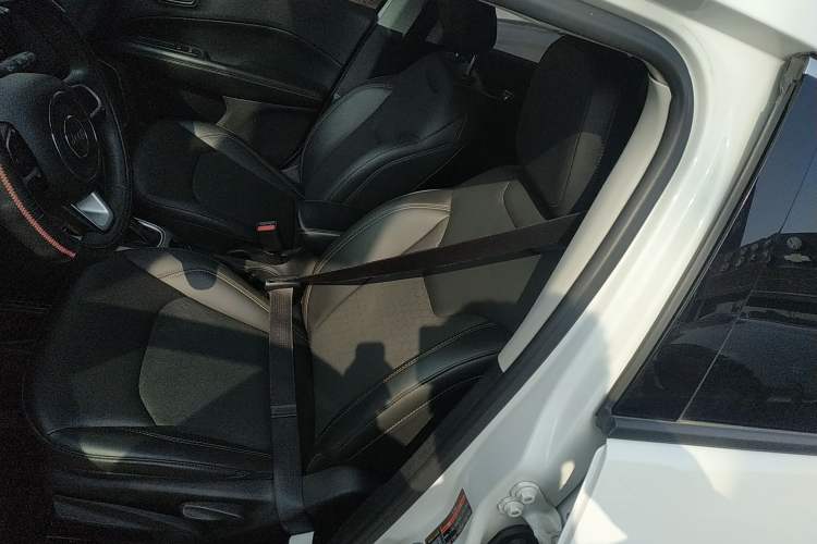 Used Jeep Compass 2017 200T Automatic Enjoyment Version