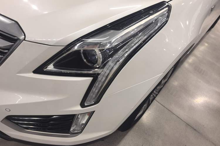 Used Cadillac XT5 2018 25T Luxury Model

