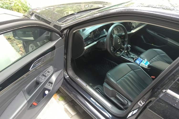 Used Volkswagen Passat New Energy 2019 430 PHEV Hybrid Elite Edition Driver Seat