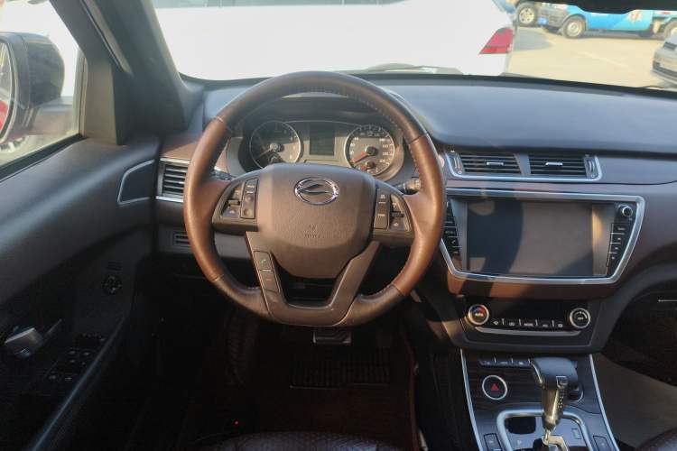 Used Land X7 2015 2.0T Panoramic Prestige Edition
