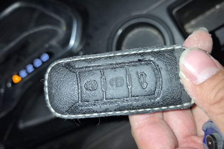 Used GAC Trumpchi GS4 2017 235T Automatic Two-Wheel Drive Luxury Smart Connectivity Version Vehicle Key