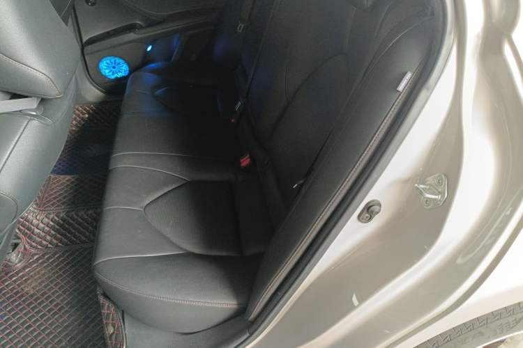 Used Toyota Camry 2021 2.0G Luxury Edition
