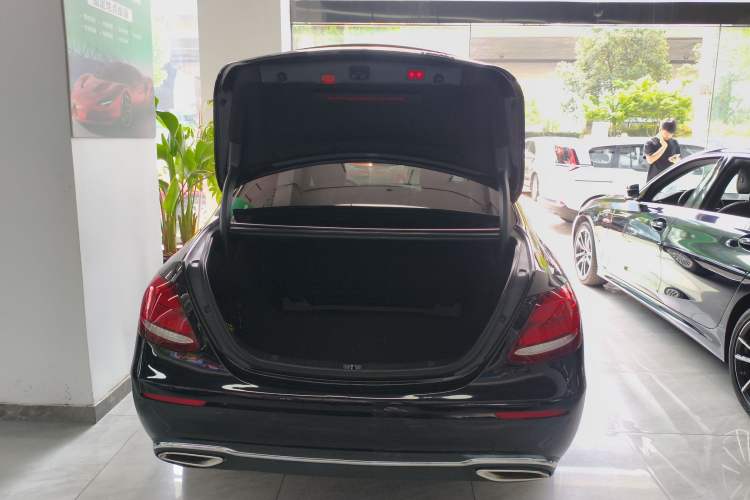 Used Mercedes-Benz E-Class 2020 Restyled E 300 L Exclusive Edition Trunk