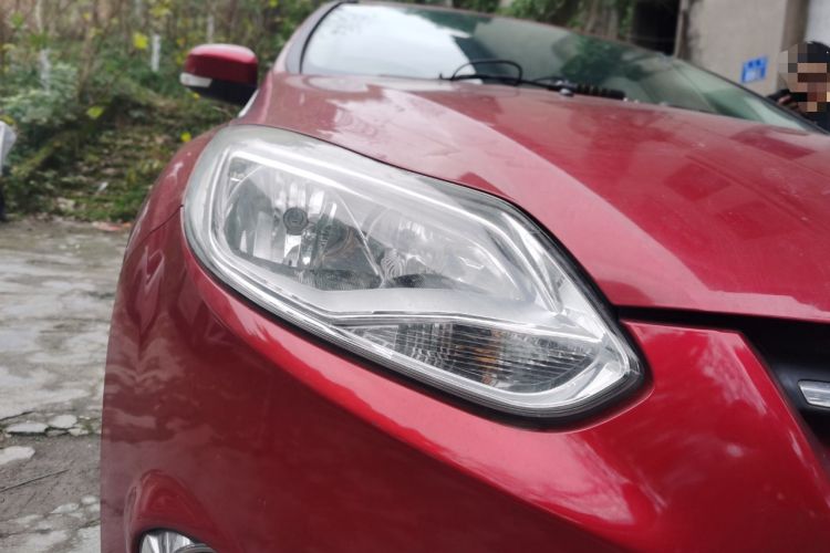 Used Ford Focus 2012 Sedan 1.6L Automatic Fashion Edition
