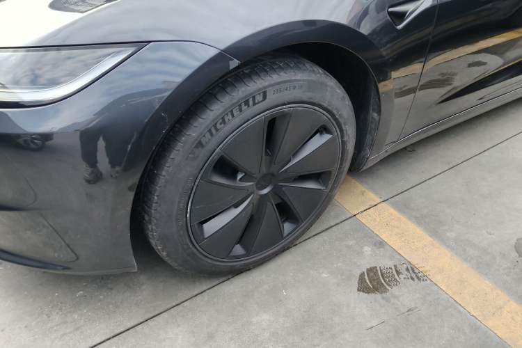 Used Tesla Model 3 2023 Rear-Wheel-Drive Version Left Front Wheel Hub