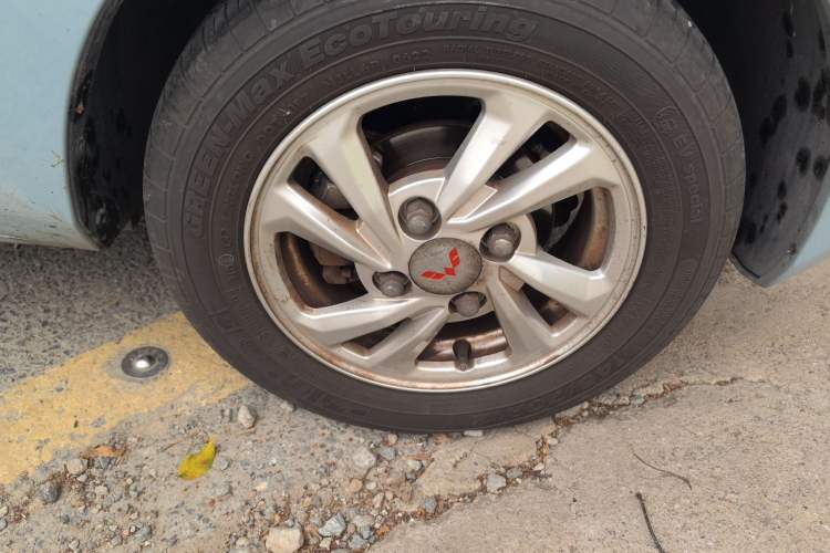 Used Wuling Hongguang MINIEV 2022 Easy Version Lithium Iron Phosphate Right Front Wheel Hub