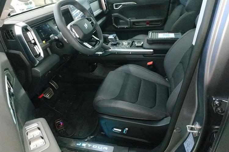 Used JETOUR Traveler 2023 2.0T Four-Wheel Drive Conqueror