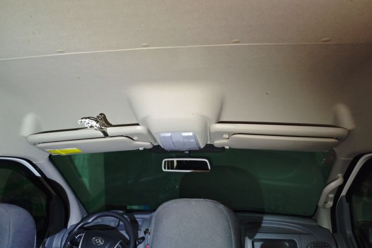 Used SAIC MAXUS Xintu V80 2021 2.0T Manual Classic Aoyuntong Short Wheelbase Ultra-Low Roof 5/6-Seater