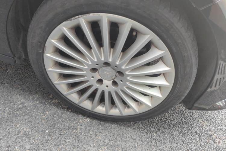 Used Mercedes-Benz E-Class 2015 Facelift E 200 L
