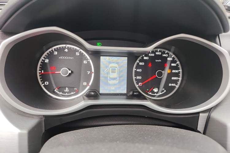 Used Geely Auto Emgrand X7 Sport 2016 2.0L Manual ZhiShang Version Instrument Cluster