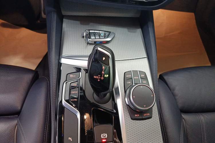 Used BMW 5 Series (Import) 2019 525i M Sport Package
