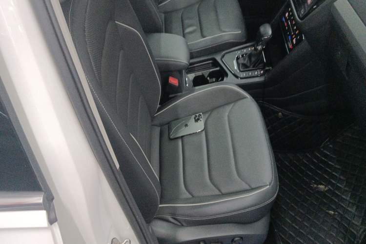 Used Volkswagen Tiguan L New Energy 2020 430 PHEV Plug-in Hybrid Flagship Edition Right Front Seat