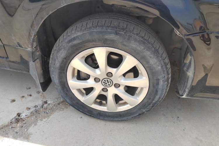 Used Volkswagen Santana Vista 2008 1.8L Manual Sishang Model Right Front Wheel Hub