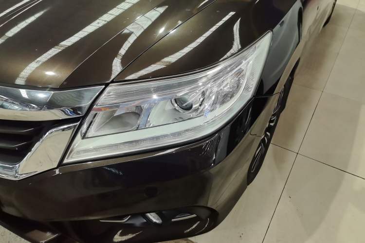 Used Honda Crider 2015 1.8L automatic luxury edition
