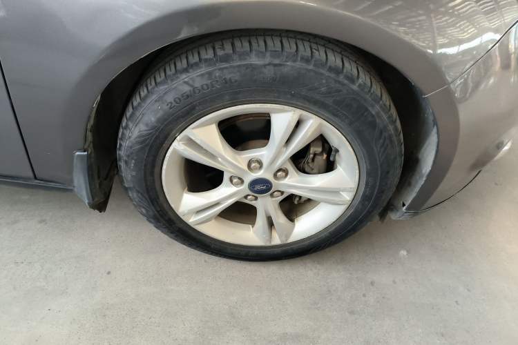 Used Ford Focus 2012 Sedan 1.6L Automatic Fashion Edition