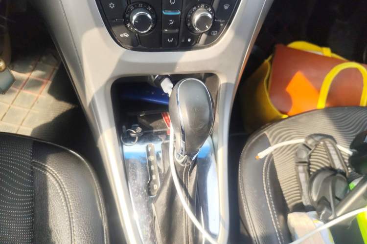 Used Buick GT 2010 XT 1.6L Automatic Fashion Edition