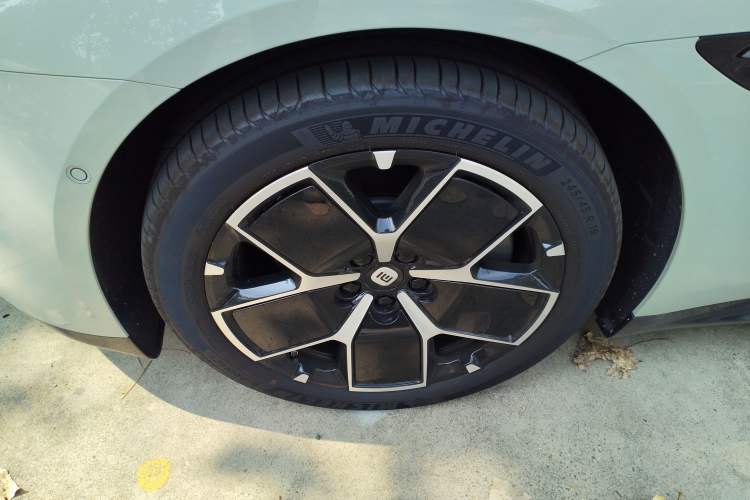 Used Xiaomi Auto SU7 2024 Rear-Drive Long-Range Intelligent Driving Version
