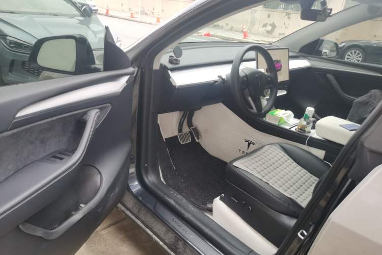 Used Tesla Model Y 2024 Rear-Wheel-Drive Version Driver Seat