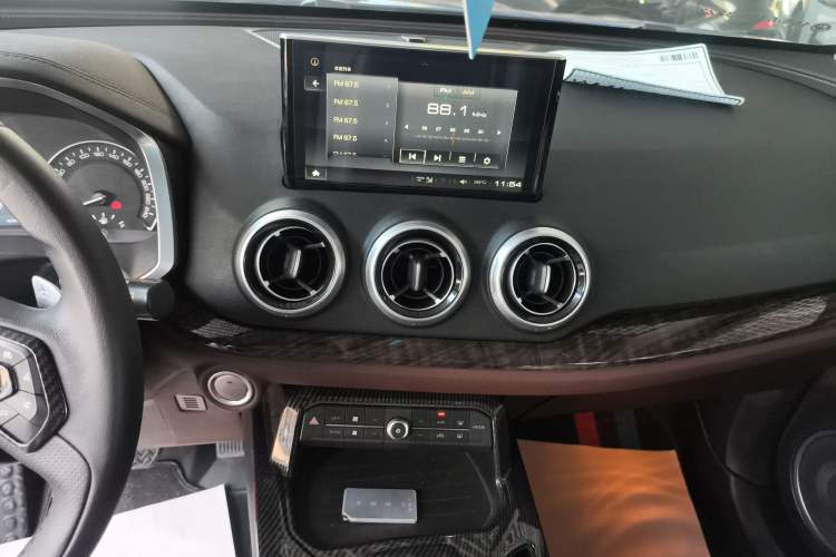 Used Wey VV5 2019 1.5T Two-Wheel Drive Color Pioneer