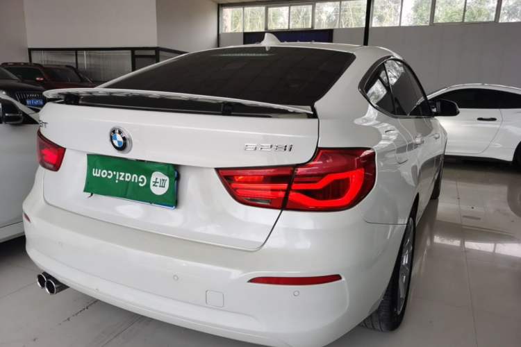 Used BMW 3 Series GT 2017 320i Sport Edition Rear Right 45 Deg