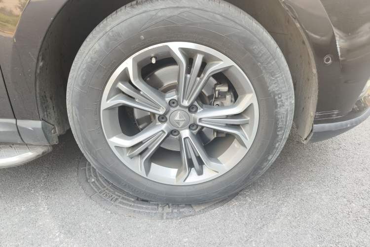 Used BORGWARD BX7 2018 28T Front-Wheel Drive Quality Enjoyment Version 5 Seats China VI Emission Standard
