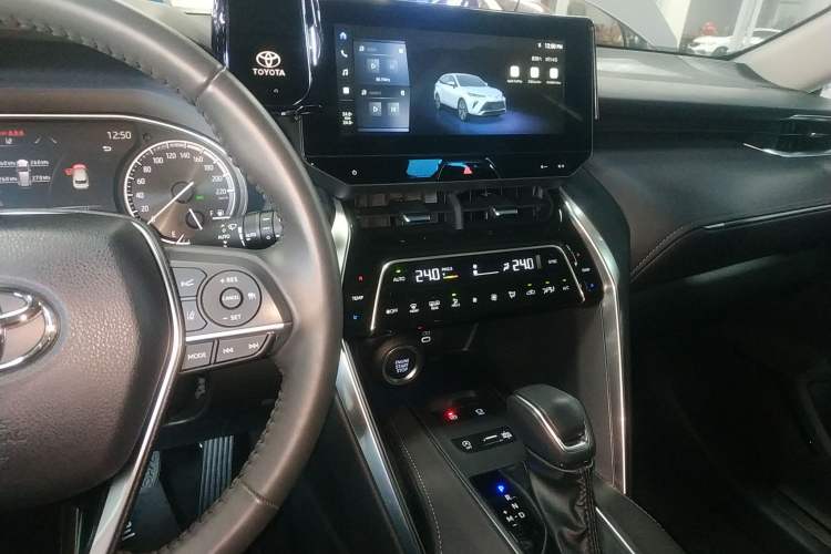 Used Toyota Venza 2023 2.0L CVT Two-Wheel Drive Luxury Edition Audio And AC Panel