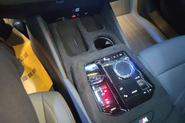 Used BMW i5 2024 eDrive 35L M Sport Package Gear Lever