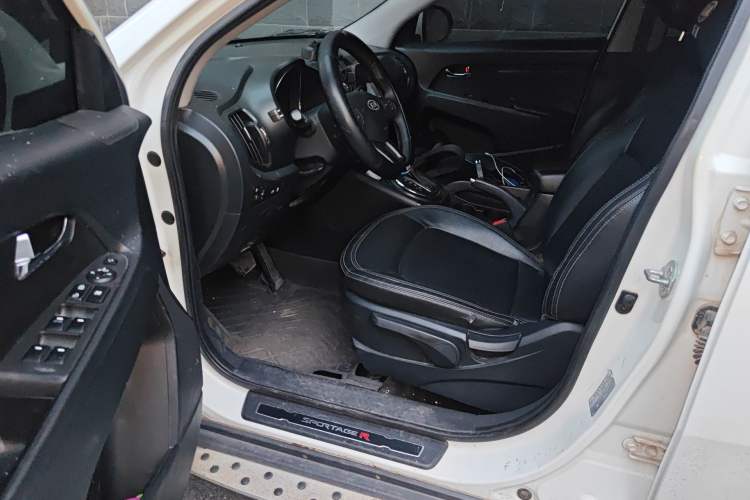 Used Kia Sportage R 2012 2.0L Automatic Two-Wheel Drive GLS