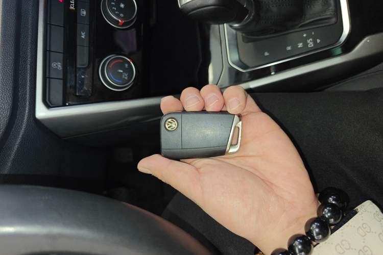 Used Volkswagen T-ROC 2018 230TSI DSG Two-Wheel Drive Advanced Version China V Standard Interior 1