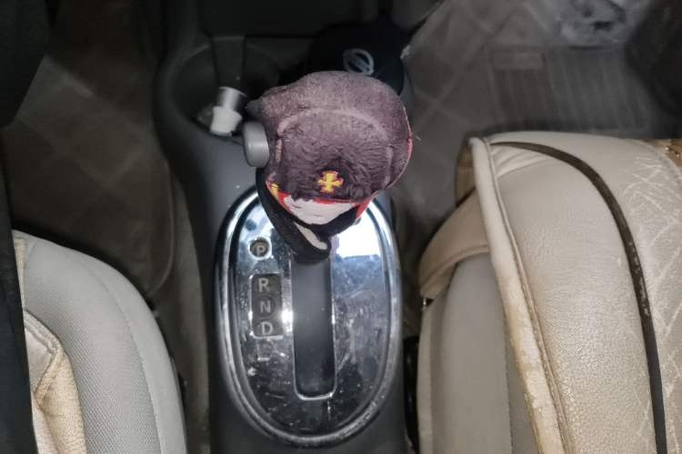 Used Nissan Sunny 2011 1.5XE CVT Comfort Edition Gear Lever