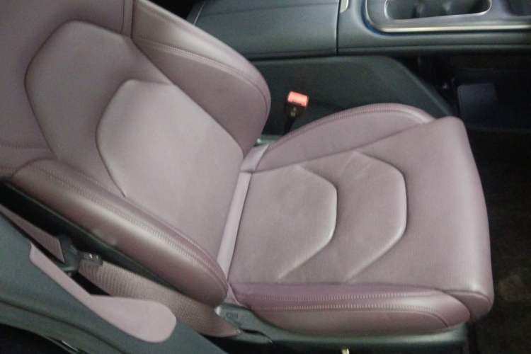 Used Xiaomi Auto SU7 2024 Four-Wheel Drive Ultra-Long Range Advanced Intelligent Driving Max Edition Right Front Seat