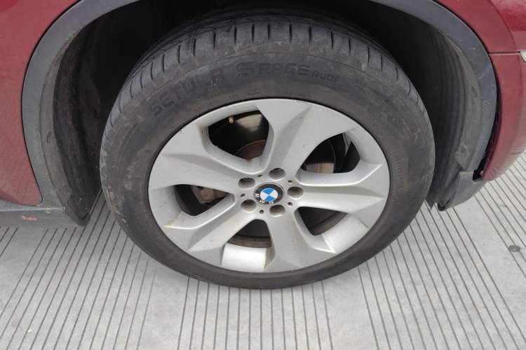 Used BMW X6 2011 xDrive35i Right Front Wheel Hub