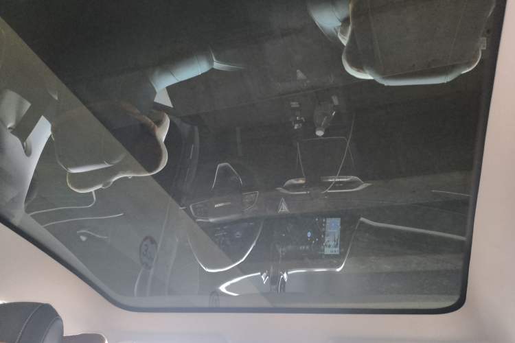 Used Venucia V 2023 260T Idol Edition Pro