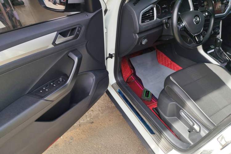 Used Volkswagen T-ROC 2020 230TSI DSG Two-Wheel Drive Advanced Version Driver Seat