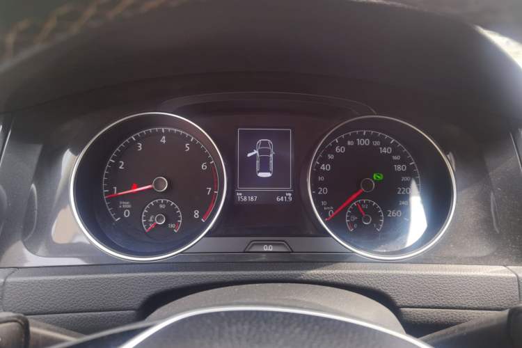 Used Volkswagen Golf 2017 1.6L Automatic Comfort Million-Vehicle Anniversary Edition Instrument Cluster
