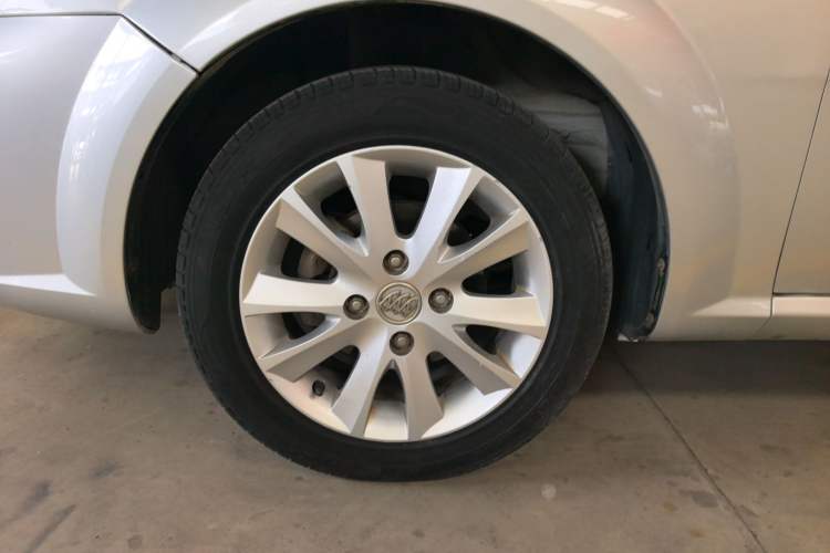 Used Buick Excelle 2013 1.5L Automatic Luxury Model Left Front Wheel Hub