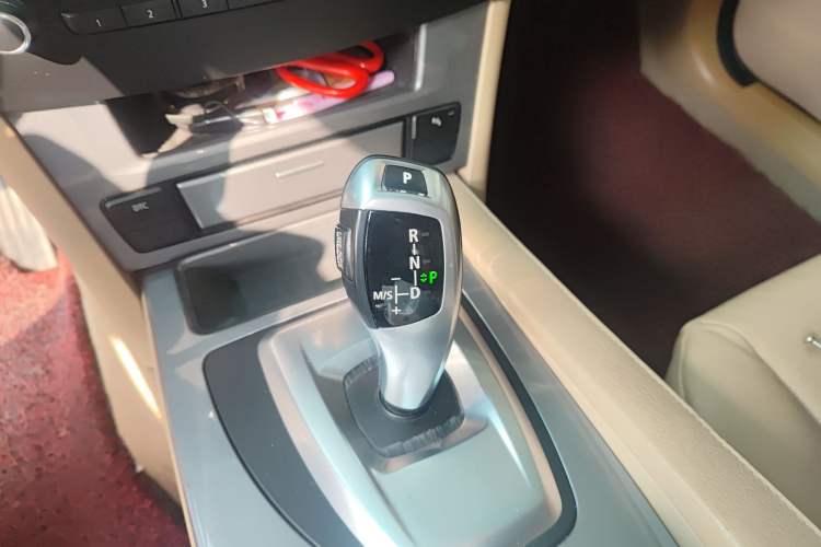 Used BMW 5 Series 2009 520Li Leading Model
