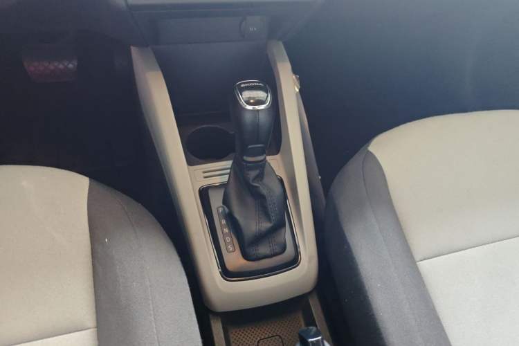 Used Skoda Fabia 2016 1.4L Automatic Car Enjoy Edition
