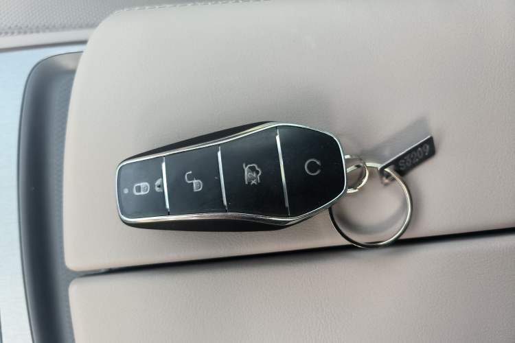 Used BYD Tang New Energy 2025 DM-i 115KM Flagship Model Vehicle Key