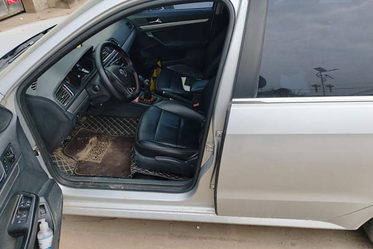 Used Volkswagen Lavida 2017 1.6L Manual Fashion Edition