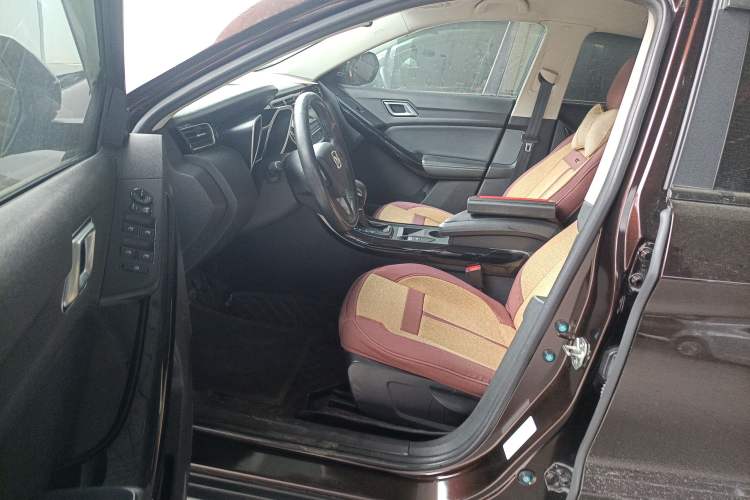 Used JMC Yusheng S330 2016 1.5L GTDi Automatic Two-Wheel Drive Comfort Edition
