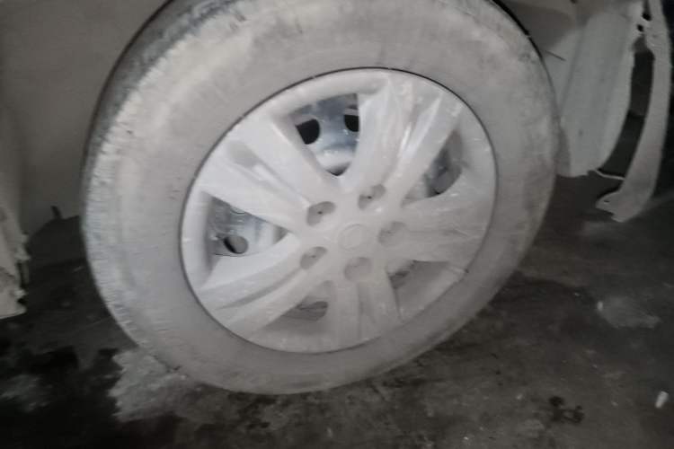 Used FORTHING Lingzhi 2017 V3 1.5L 7-seater Standard Model Right Front Wheel Hub