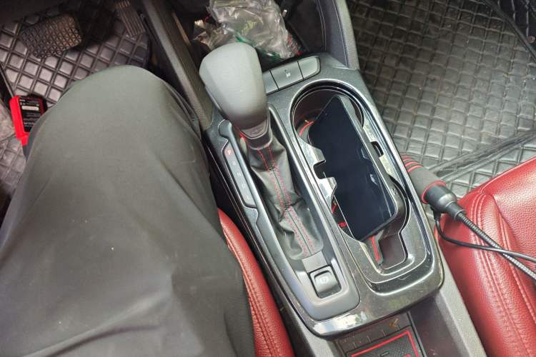 Used Chevrolet Trailblazer 2019 435T Redline CVT Two-Wheel-Drive Sharp Edition China VI Standard Gear Lever