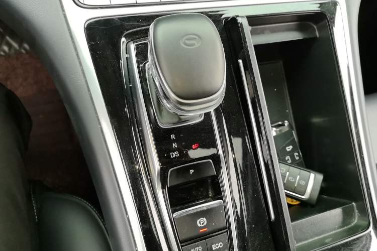 Used GAC Trumpchi M8 2021 Lingxiu Series 390T Deluxe Edition Gear Lever