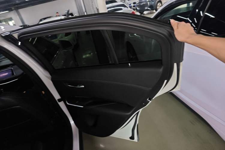 Used Cadillac XT4 2020 28T Two-Wheel Drive Tech Version