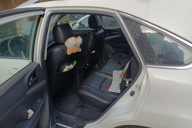 Used BYD S7 2015 2.0T Automatic Prestige Model