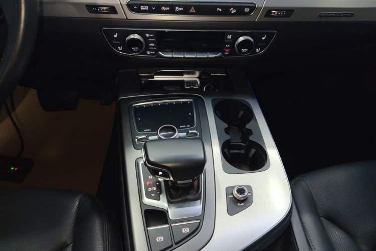 Used Audi Q7 2018 40 TFSI Comfort Model