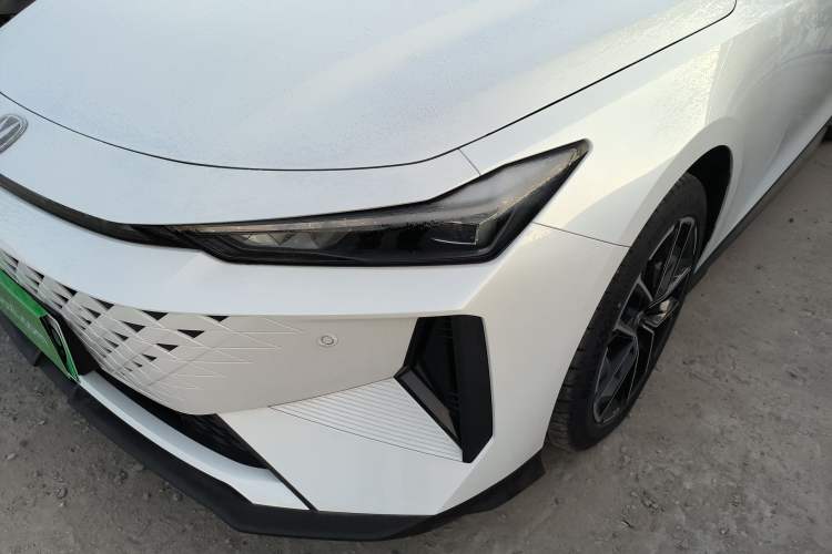 Used Changan UNI-V iDD 2024 Blue Whale Smart Electric iDD 136km ZhiKu Model